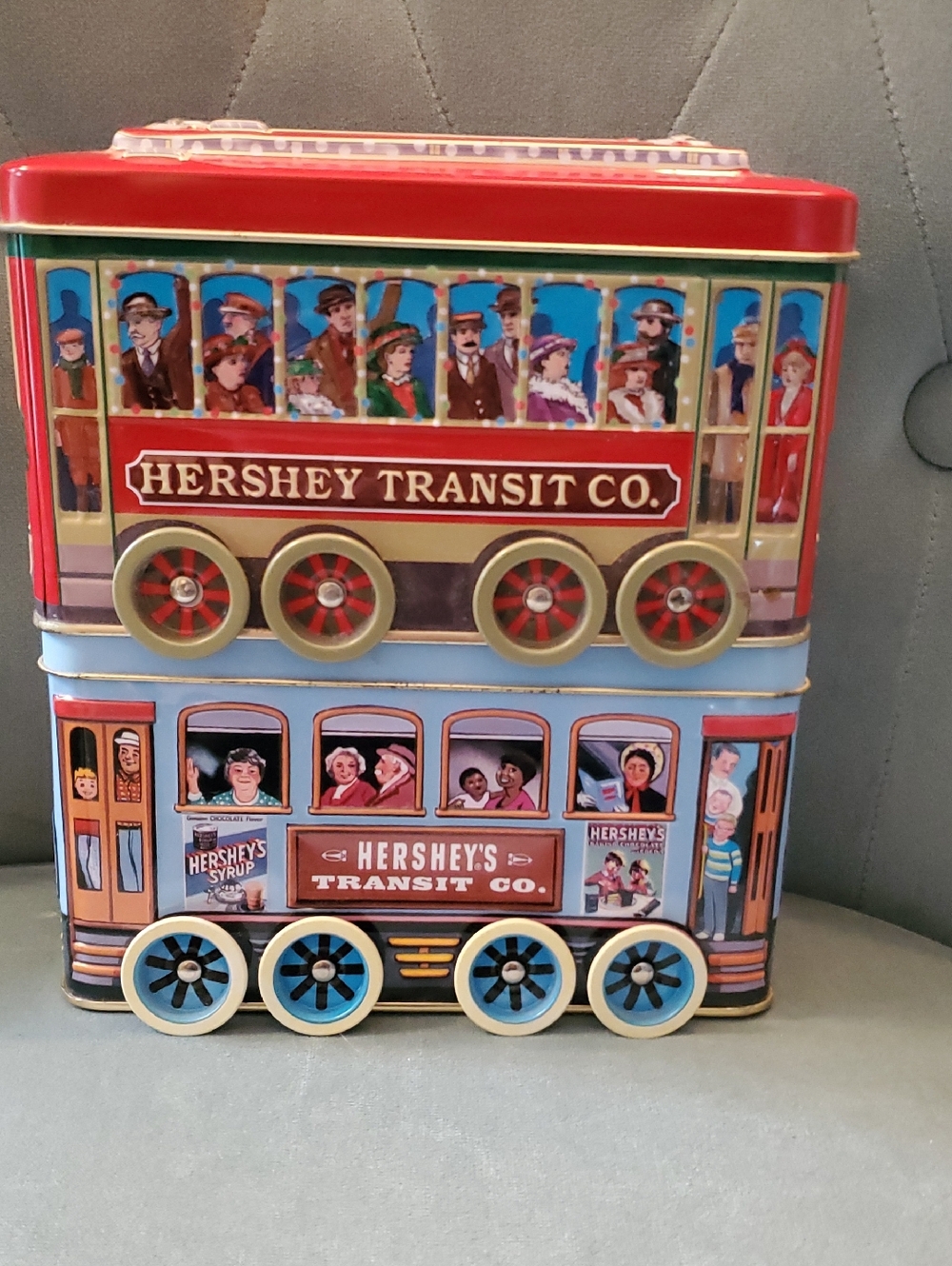 2 Tin Trains HERSHEY antique